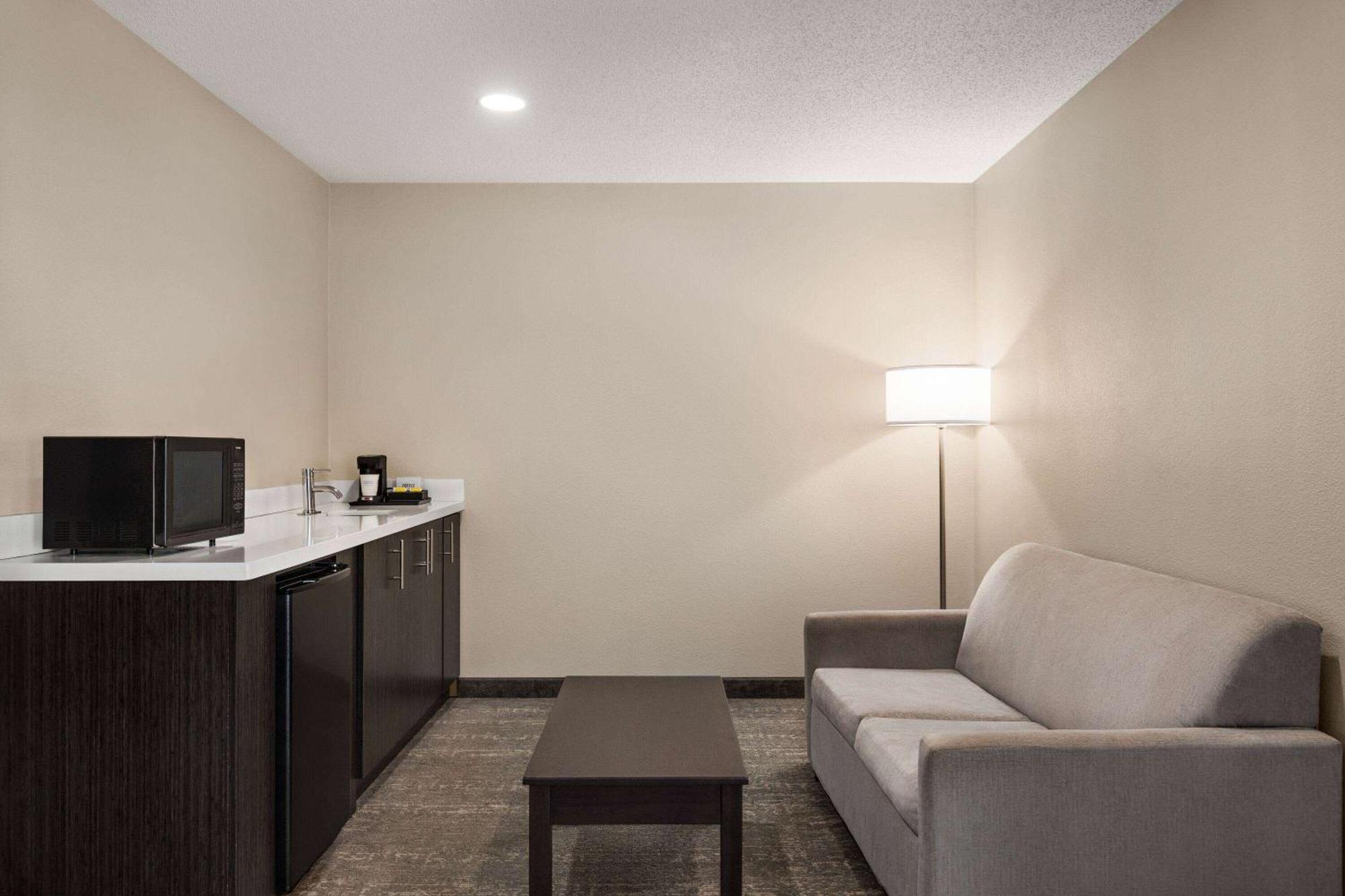 Wingate By Wyndham Savannah I-95 North Port Wentworth Exteriör bild